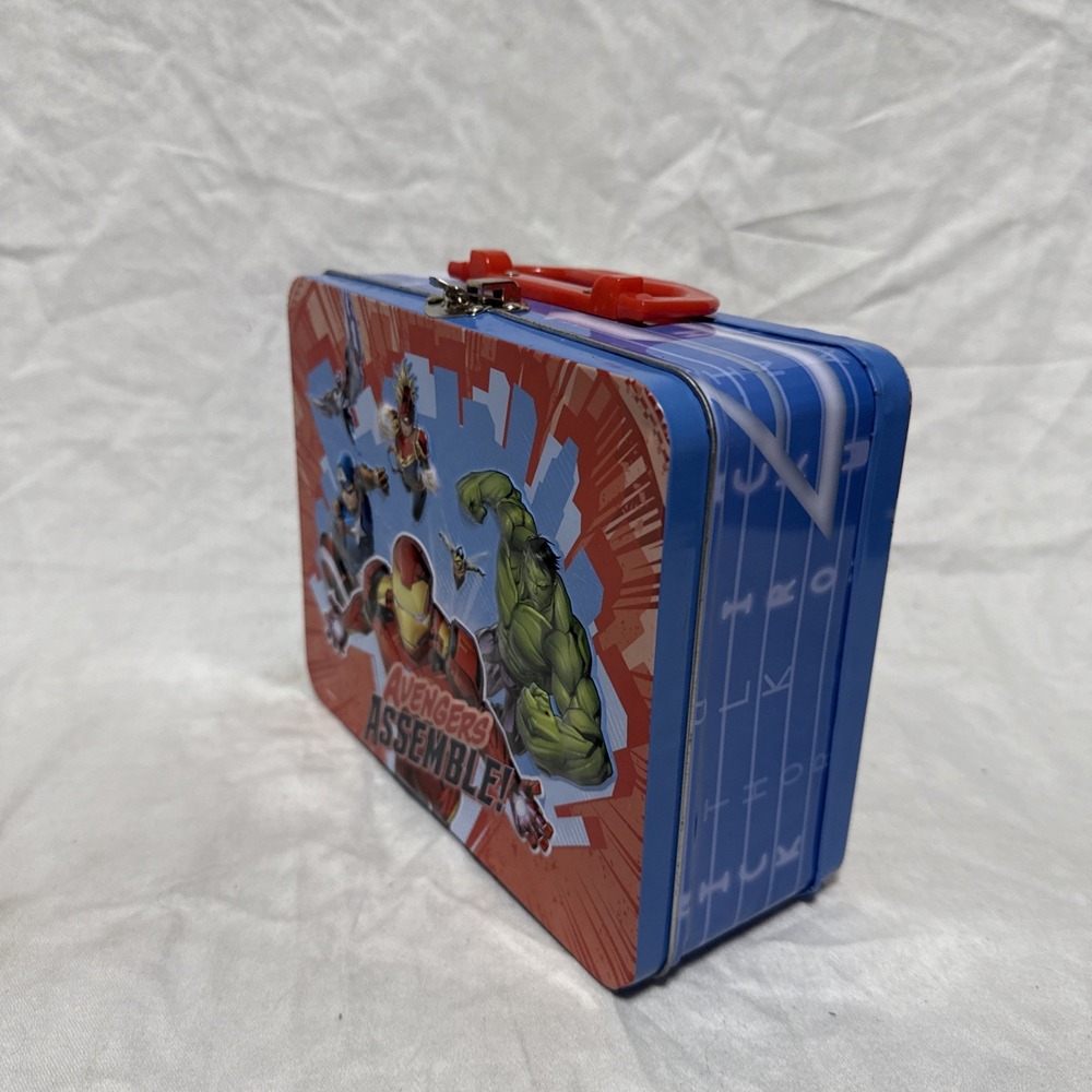 Marvel AVENGERS METAL LUNCH BOX With 48 Piece Jigsaw Puzzle - Picture 7 of 7